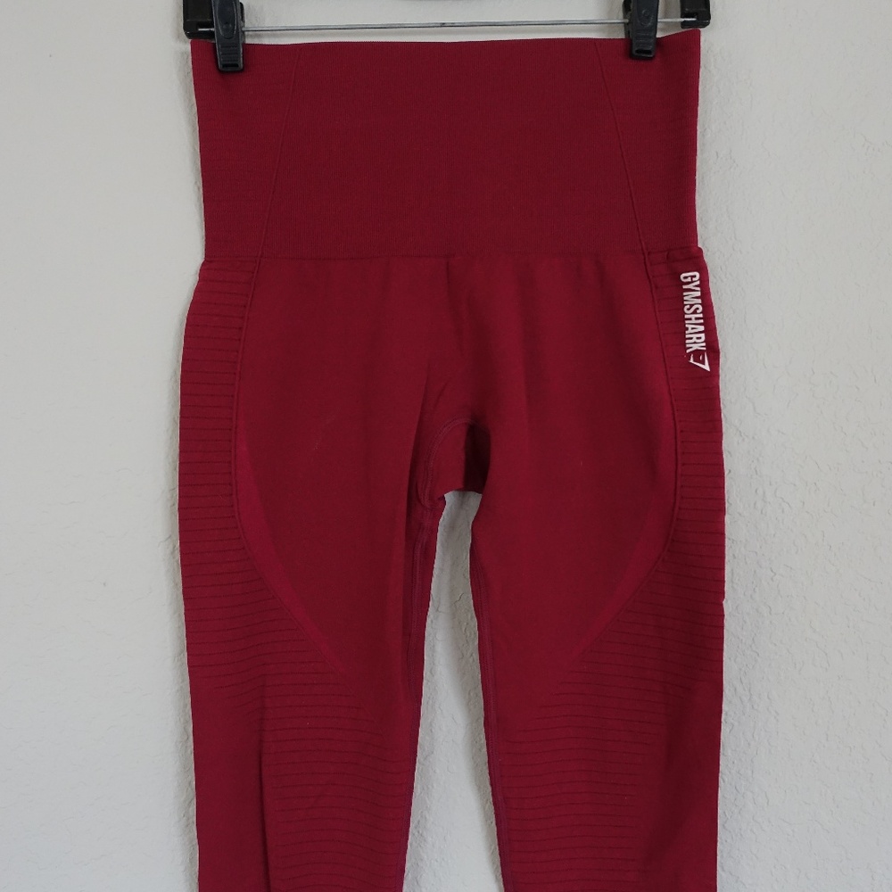 GymShark Beet Cropped Leggings